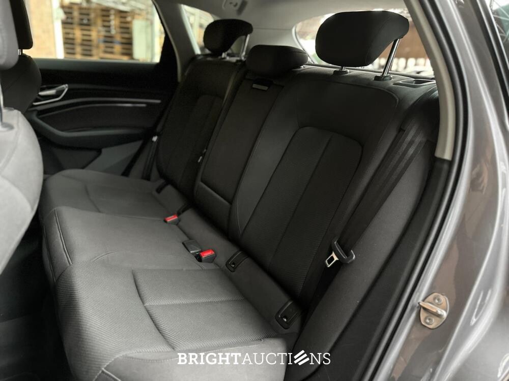 Audi E-tron 50 quattro Business edition 71 kWh 313pk 2020 (Origineel-NL), K-238-JJ