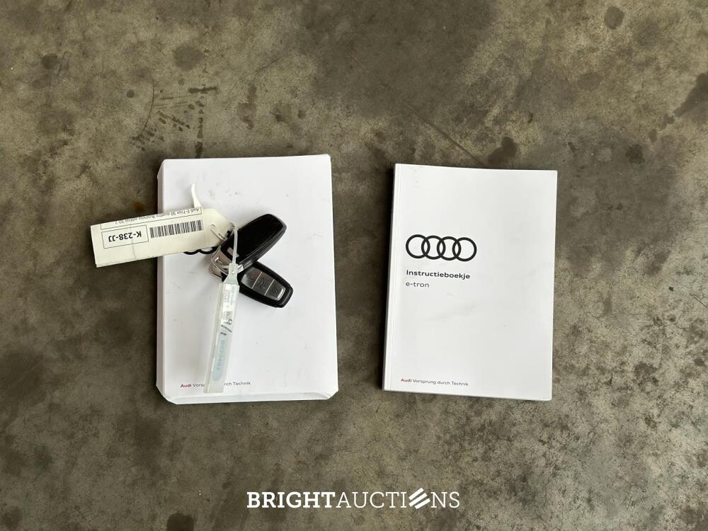 Audi E-tron 50 quattro Business edition 71 kWh 313pk 2020 (Origineel-NL), K-238-JJ