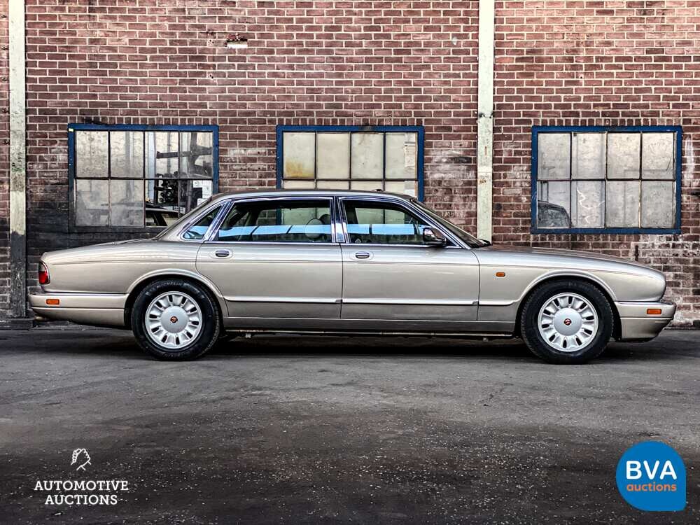 Daimler Six 4.0 LWB 241pk 1997 -Org. NL-, RB-TL-96