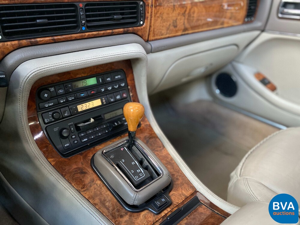 Daimler Six 4.0 LWB 241pk 1997 -Org. NL-, RB-TL-96