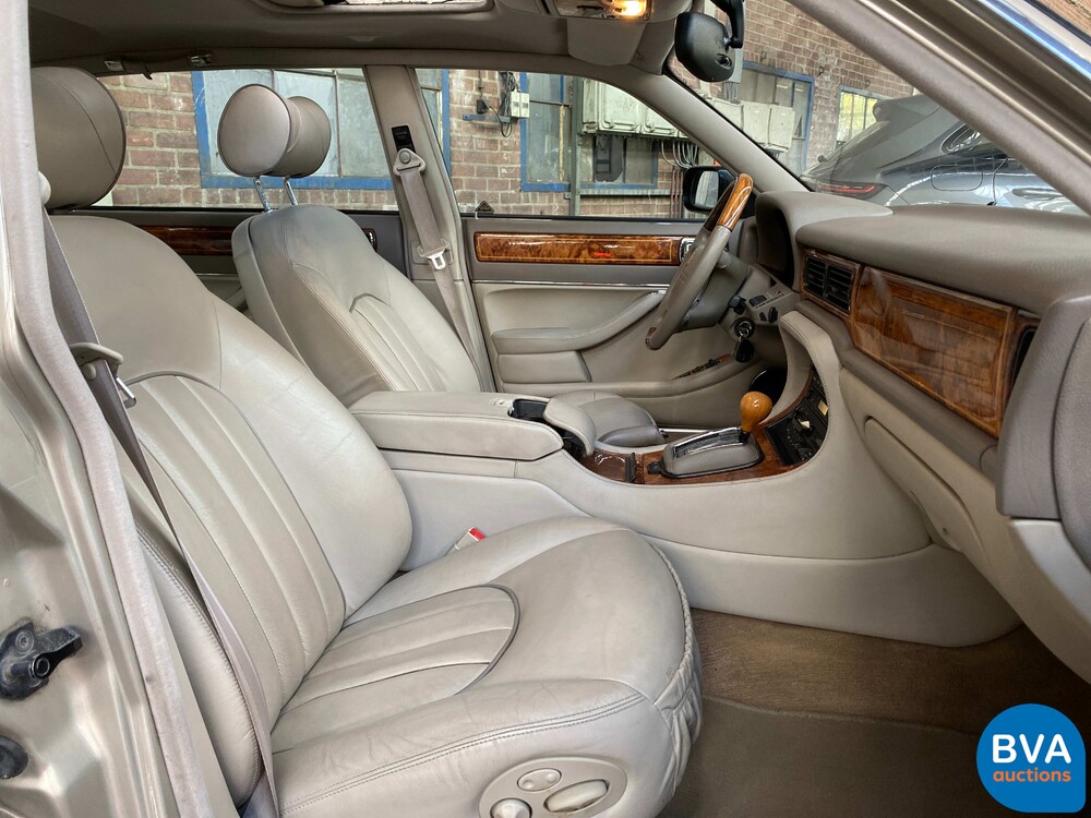 Daimler Six 4.0 LWB 241pk 1997 -Org. NL-, RB-TL-96