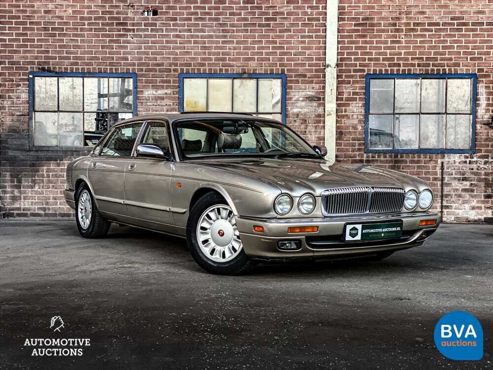 Daimler Six 4.0 LWB 241pk 1997 -Org. NL-, RB-TL-96