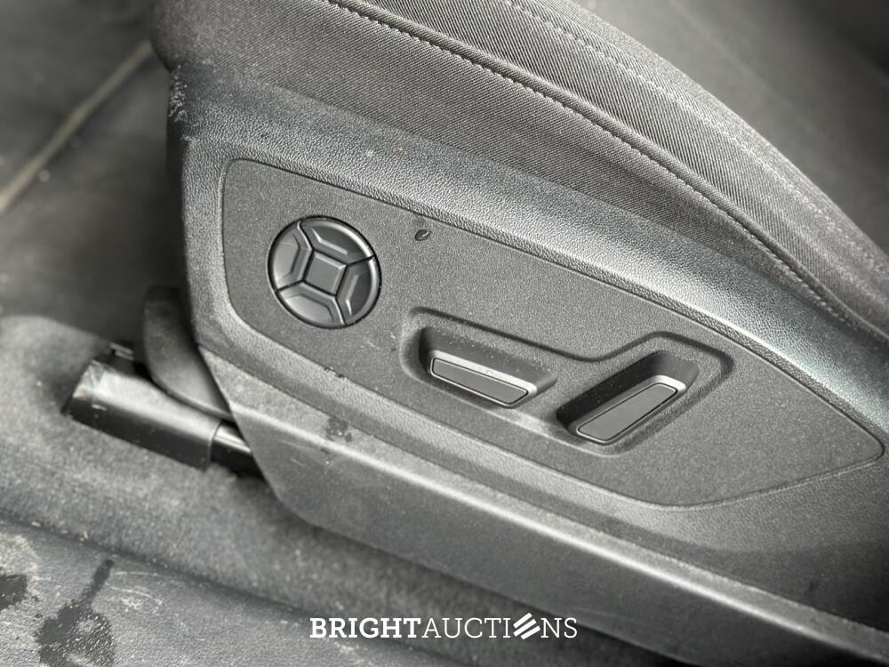 Audi E-tron 50 quattro Business edition 71 kWh 313pk 2020 (Origineel-NL+ 1e eigenaar), J-695-PX