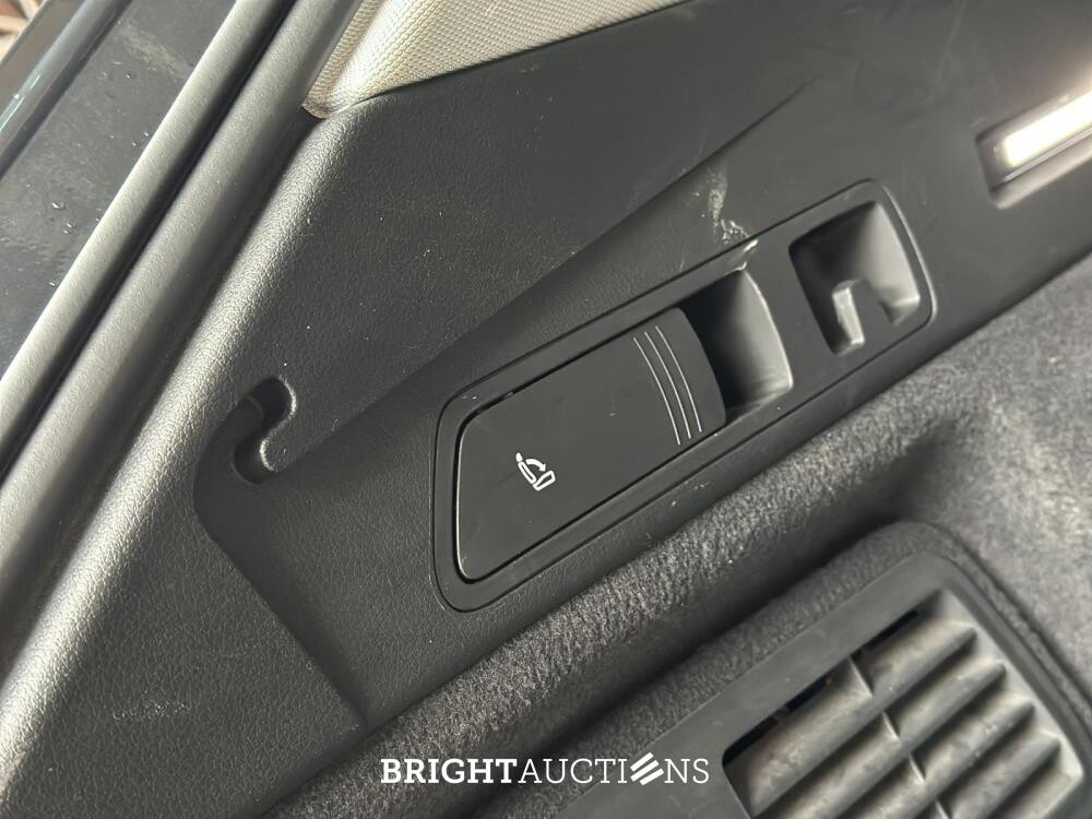 Audi E-tron 50 quattro Business edition 71 kWh 313pk 2020 (Origineel-NL+ 1e eigenaar), J-695-PX