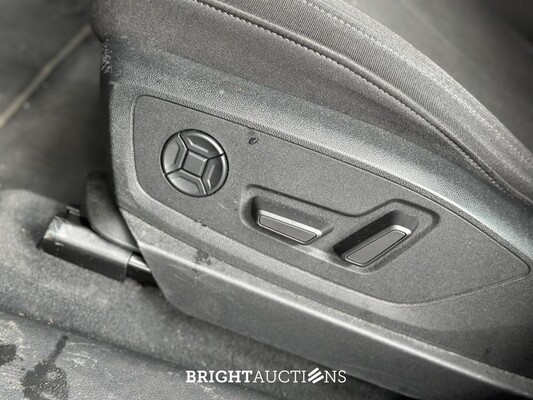 Audi E-tron 50 quattro Business edition 71 kWh 313pk 2020 (Origineel-NL+ 1e eigenaar), J-695-PX