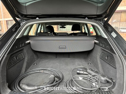 Audi E-tron 50 quattro Business edition 71 kWh 313pk 2020 (Origineel-NL+ 1e eigenaar), J-695-PX