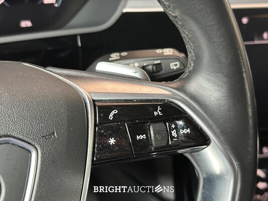 Audi E-tron 50 quattro Business edition 71 kWh 313pk 2020 (Origineel-NL+ 1e eigenaar), J-695-PX