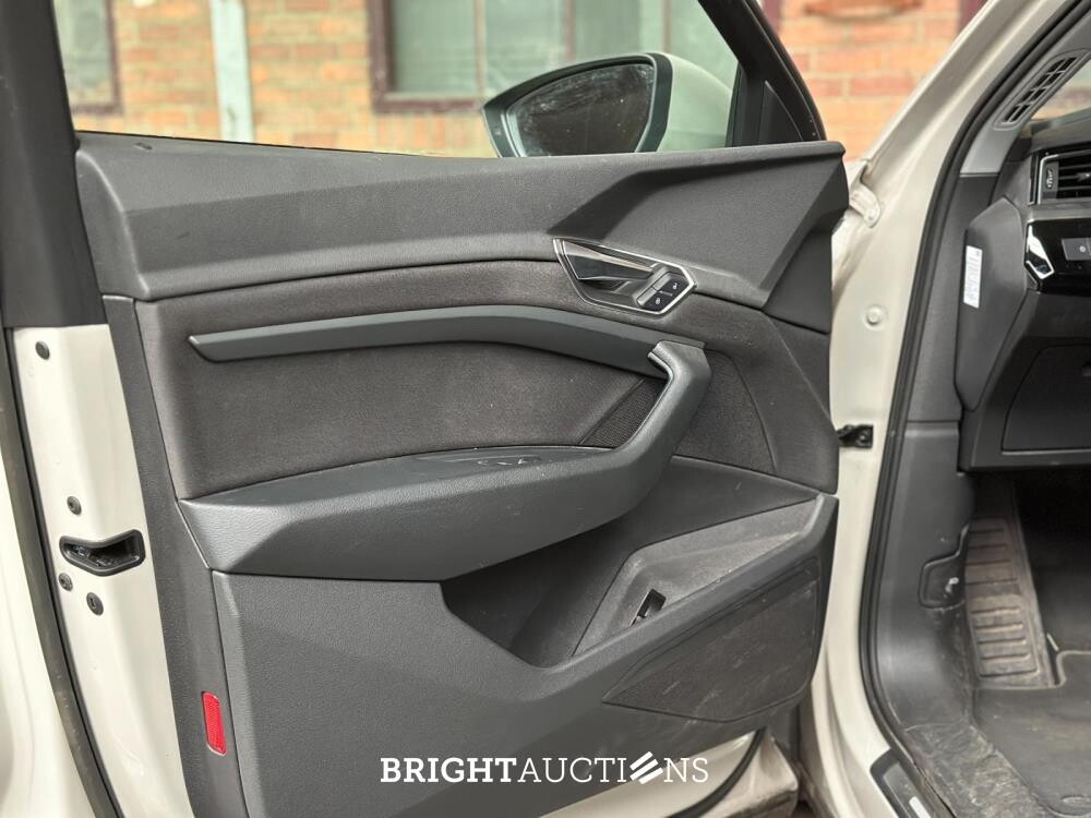 Audi E-tron 50 Quattro edition 71kWh 313pk 2020 (origineel-NL+ 1e eigenaar), J-109-NJ