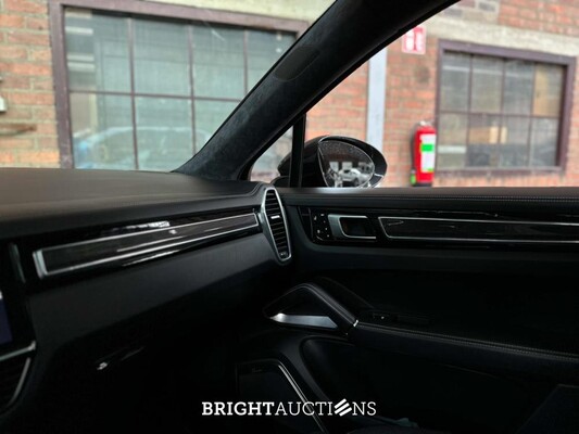 Porsche Cayenne Coupe Turbo S E-Hybrid 4.0 V8 -TECHART CARBON- 680pk 2020 (Origineel-NL), J-707-RT