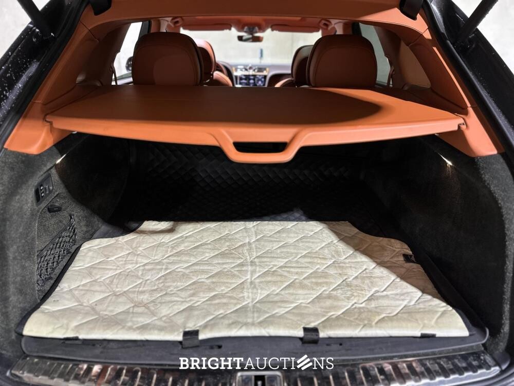 Bentley Bentayga 4.0 V8 549pk 2022 (Origineel-NL + 1e Eigenaar), N-251-VK