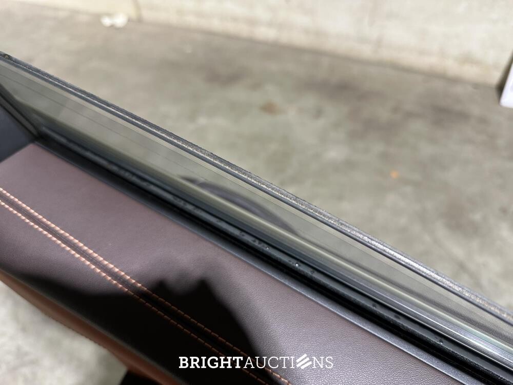 Bentley Bentayga 4.0 V8 549pk 2022 (Origineel-NL + 1e Eigenaar), N-251-VK