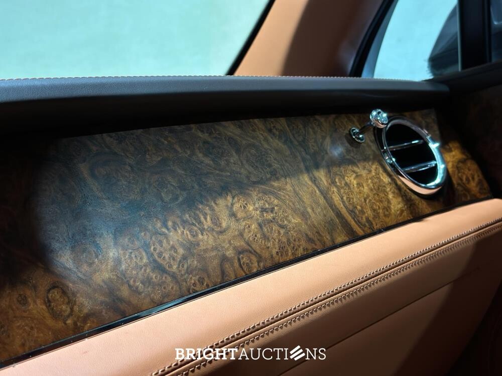 Bentley Bentayga 4.0 V8 549pk 2022 (Origineel-NL + 1e Eigenaar), N-251-VK