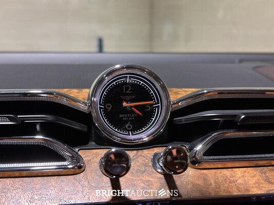 Bentley Bentayga 4.0 V8 549pk 2022 (Origineel-NL + 1e Eigenaar), N-251-VK