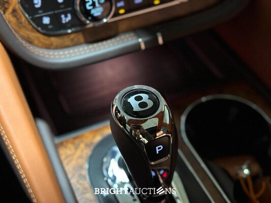 Bentley Bentayga 4.0 V8 549pk 2022 (Origineel-NL + 1e Eigenaar), N-251-VK