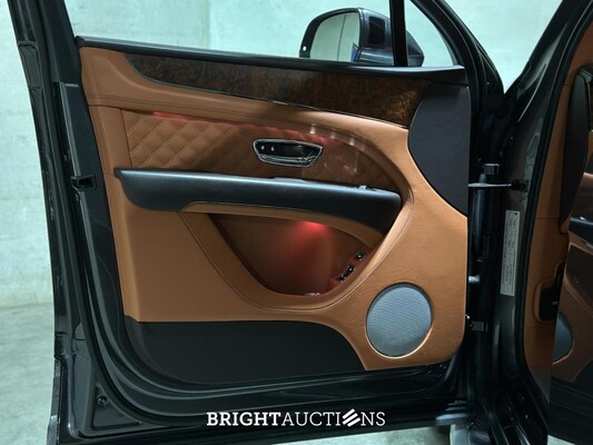 Bentley Bentayga 4.0 V8 549pk 2022 (Origineel-NL + 1e Eigenaar), N-251-VK