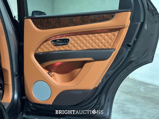 Bentley Bentayga 4.0 V8 549pk 2022 (Origineel-NL + 1e Eigenaar), N-251-VK