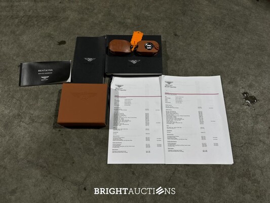 Bentley Bentayga 4.0 V8 549pk 2022 (Origineel-NL + 1e Eigenaar), N-251-VK