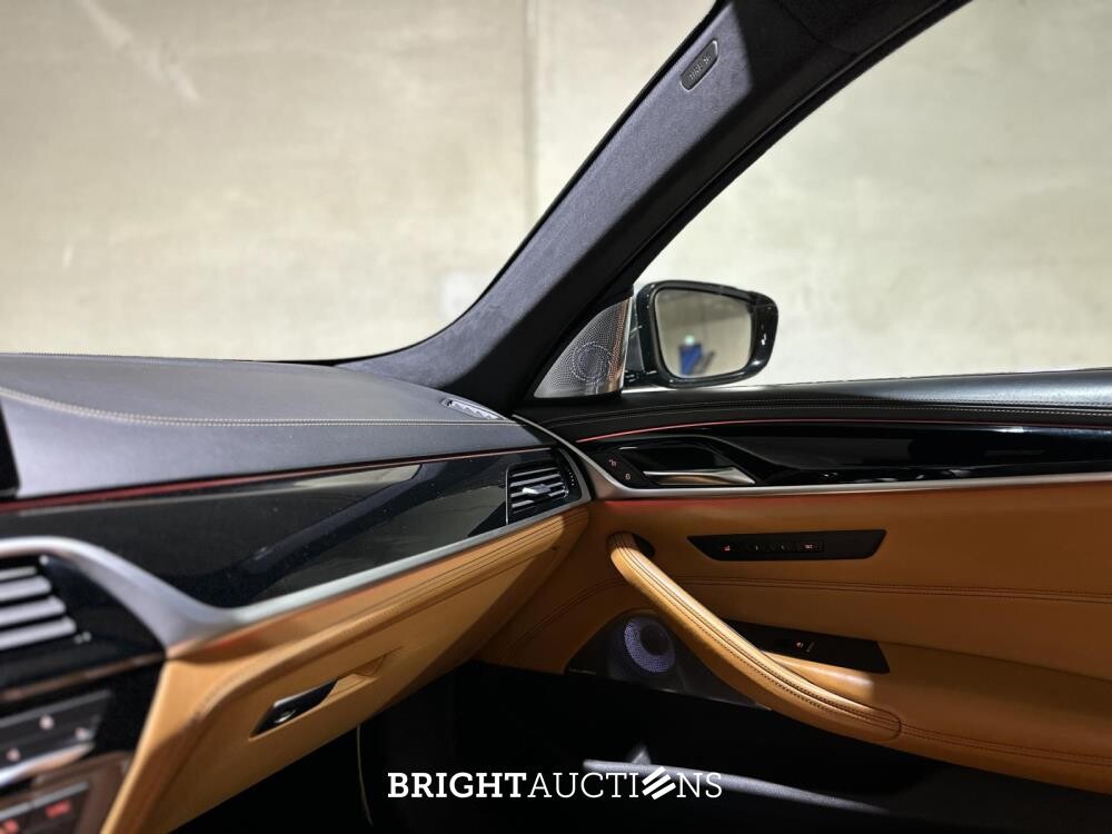 BMW M550i xDrive High Executive 462pk 2018 (Origineel-NL), RS-253-R