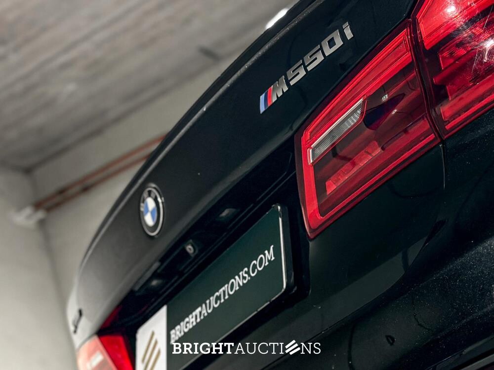 BMW M550i xDrive High Executive 462pk 2018 (Origineel-NL), RS-253-R