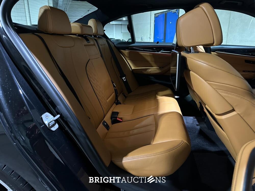 BMW M550i xDrive High Executive 462pk 2018 (Origineel-NL), RS-253-R