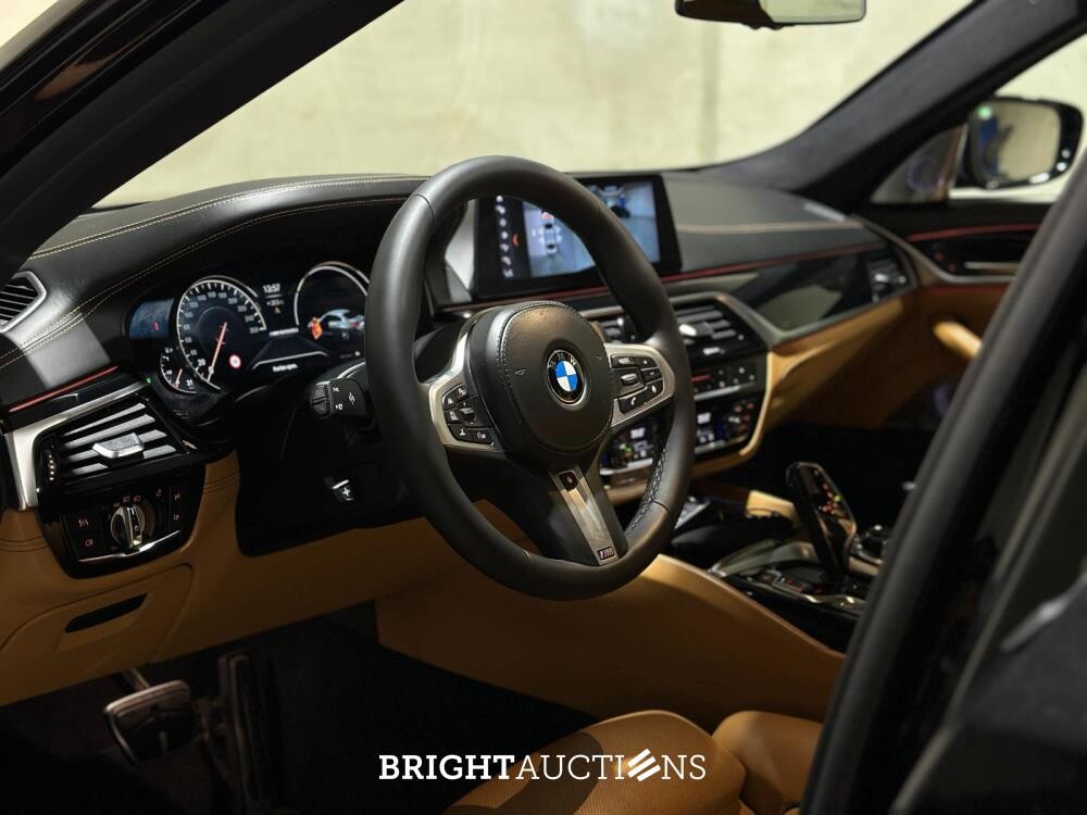 BMW M550i xDrive High Executive 462pk 2018 (Origineel-NL), RS-253-R