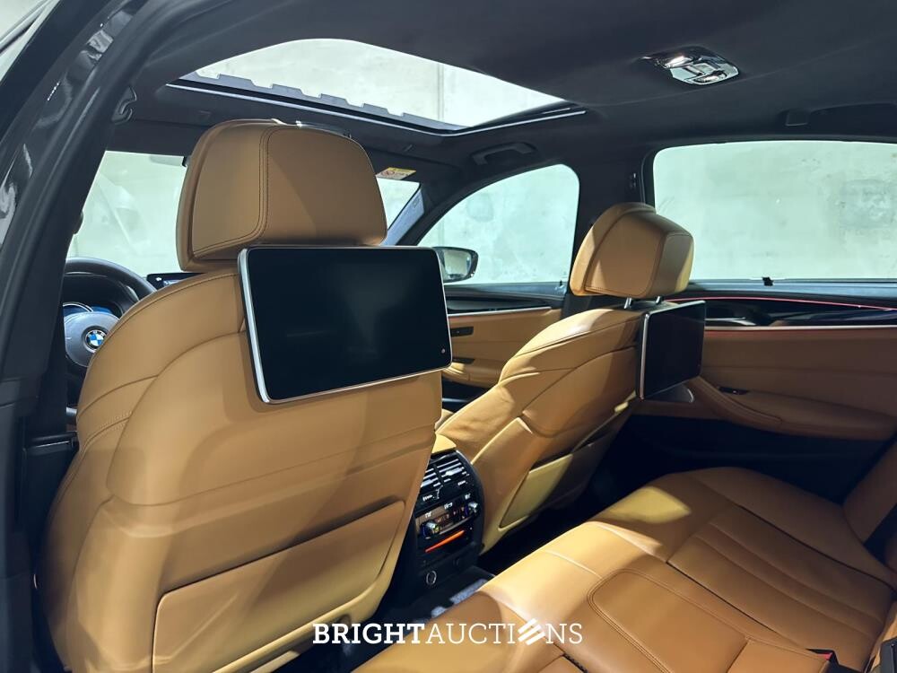 BMW M550i xDrive High Executive 462pk 2018 (Origineel-NL), RS-253-R