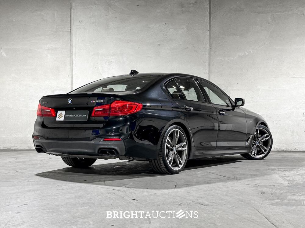 BMW M550i xDrive High Executive 462pk 2018 (Origineel-NL), RS-253-R