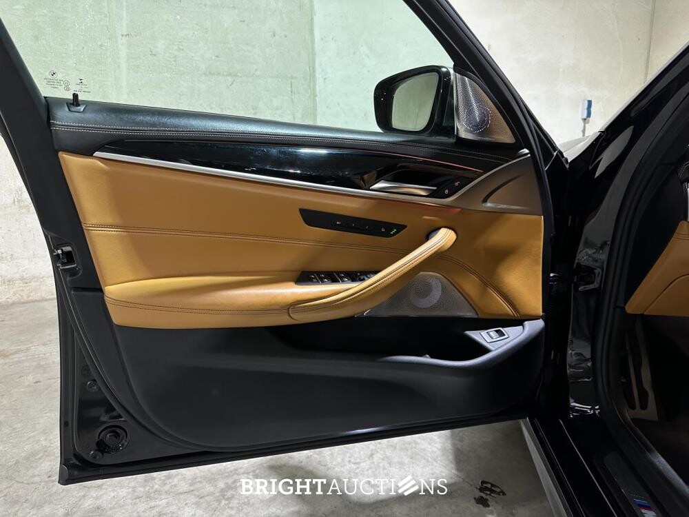 BMW M550i xDrive High Executive 462pk 2018 (Origineel-NL), RS-253-R