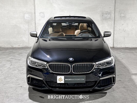 BMW M550i xDrive High Executive G30 462pk 2018 (Origineel-NL), RS-253-R