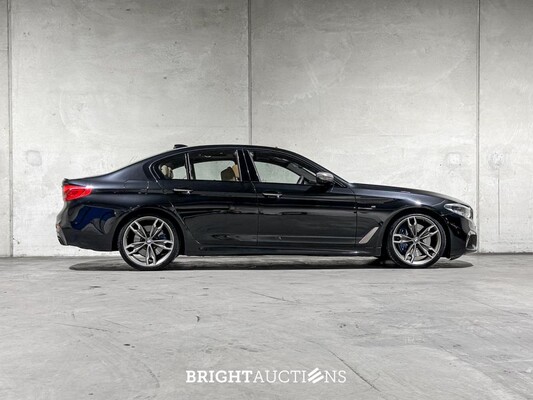 BMW M550i xDrive High Executive G30 462pk 2018 (Origineel-NL), RS-253-R