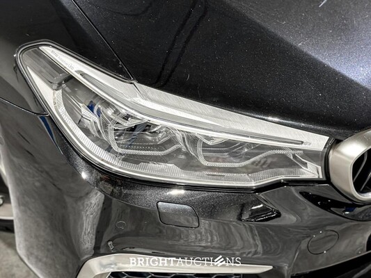 BMW M550i xDrive High Executive G30 462pk 2018 (Origineel-NL), RS-253-R