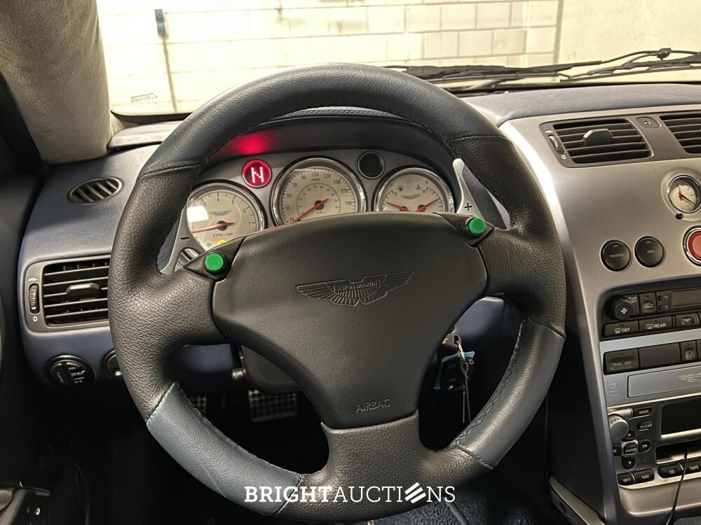 Aston Martin Vanquish 5.9 V12 466pk 2003