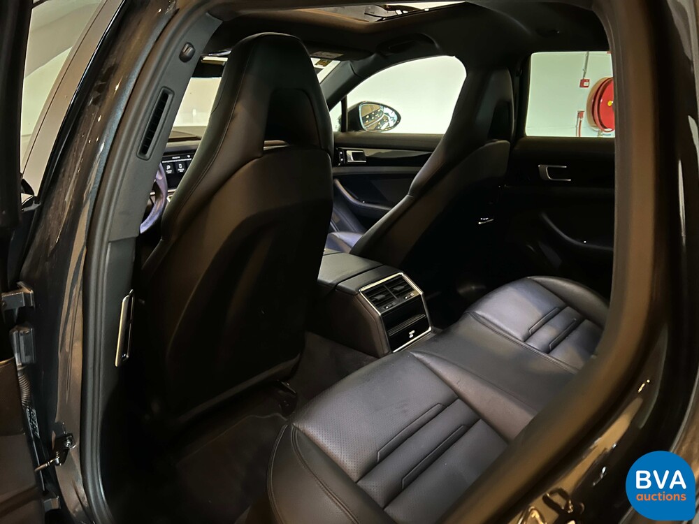 Porsche Panamera 4 Sport Turismo 3.0 330pk 2018 -Org. NL-, SL-935-G