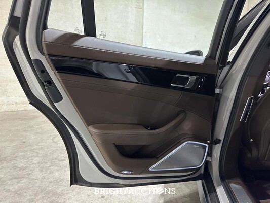 Porsche Panamera 4S E-Hybrid 2.9 V6 FACELIFT 560pk 2020 Sport-Chrono (Origineel-NL + 1e Eigenaar), K-734-BH