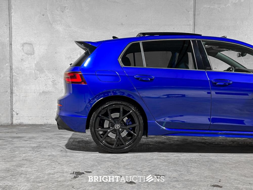 Volkswagen Golf VIII R 4Motion 20th Annniversary -AKRAPOVIC- 2.0 TSI 333pk 2023 LIMITED (Golf 8), NL-KENTEKEN