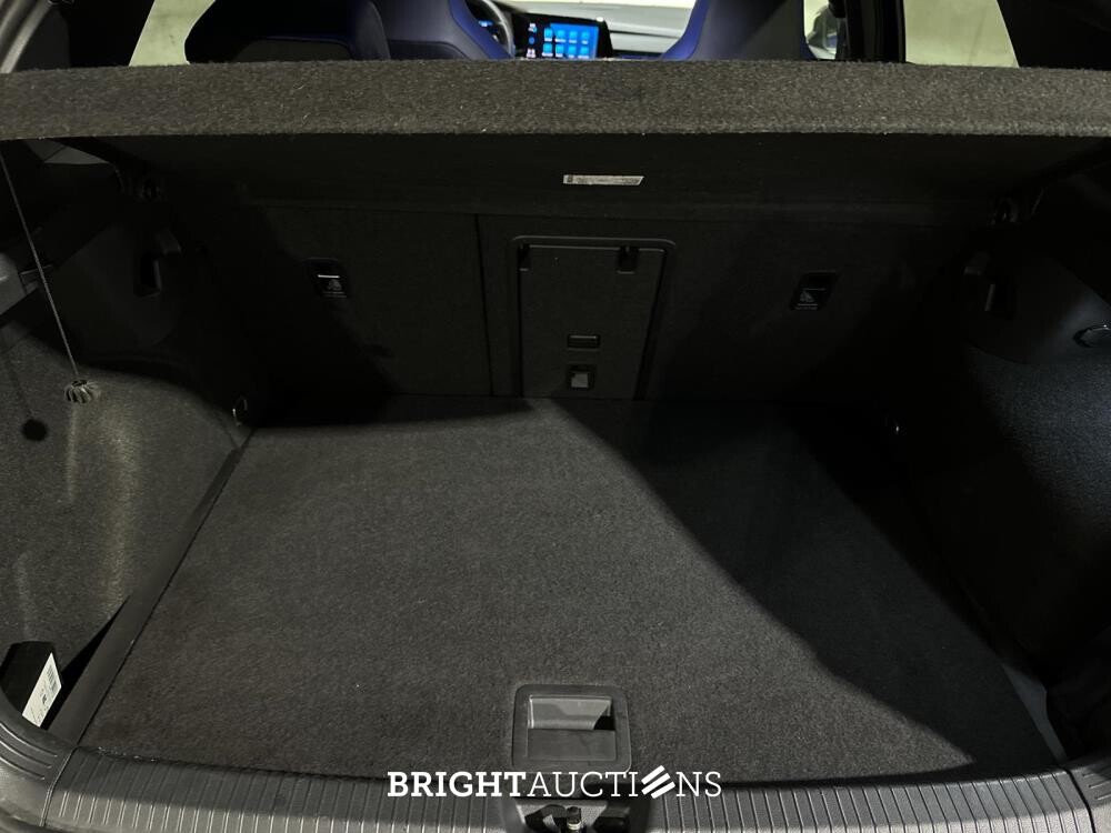 Volkswagen Golf VIII R 4Motion 20th Annniversary -AKRAPOVIC- 2.0 TSI 333pk 2023 LIMITED (Golf 8), NL-KENTEKEN