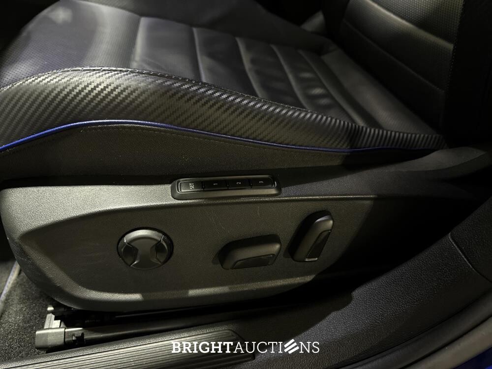 Volkswagen Golf VIII R 4Motion 20th Annniversary -AKRAPOVIC- 2.0 TSI 333pk 2023 LIMITED (Golf 8), NL-KENTEKEN