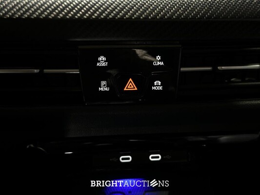 Volkswagen Golf VIII R 4Motion 20th Annniversary -AKRAPOVIC- 2.0 TSI 333pk 2023 LIMITED (Golf 8), NL-KENTEKEN