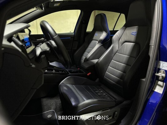 Volkswagen Golf VIII R 4Motion 20th Annniversary -AKRAPOVIC- 2.0 TSI 333pk 2023 LIMITED (Golf 8), NL-KENTEKEN