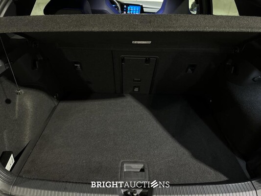 Volkswagen Golf VIII R 4Motion 20th Annniversary -AKRAPOVIC- 2.0 TSI 333pk 2023 LIMITED (Golf 8), NL-KENTEKEN