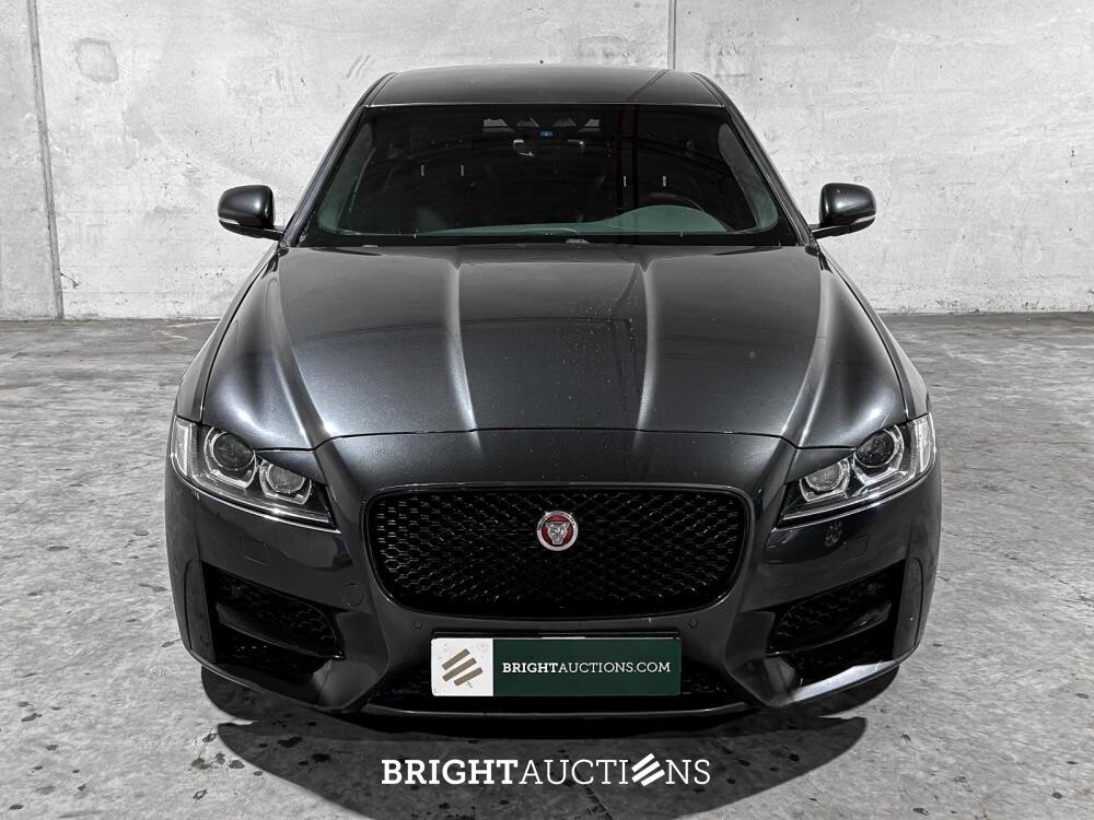 Jaguar XF 2.0t Portfolio 250pk 2019 (Origineel-NL), ZF-064-T
