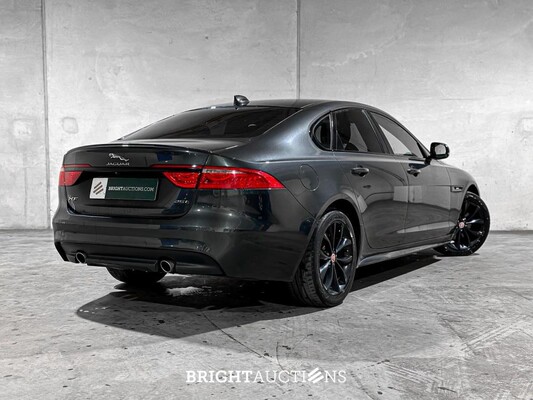 Jaguar XF 2.0t Portfolio R-Sport 250pk 2019 (Origineel-NL), ZF-064-T