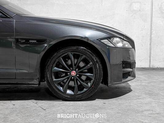 Jaguar XF 2.0t Portfolio R-Sport 250pk 2019 (Origineel-NL), ZF-064-T