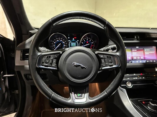 Jaguar XF 2.0t Portfolio R-Sport 250pk 2019 (Origineel-NL), ZF-064-T