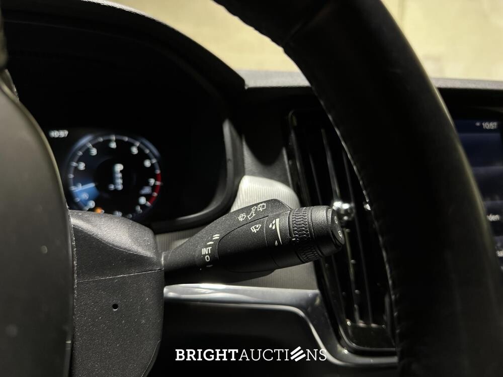 Volvo V90 Cross Country 2.0 T5 Pro 254PK 2018, TT-858-K