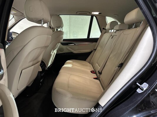 BMW X5 sDrive25d High Executive F15 231pk 2016, K-933-PP