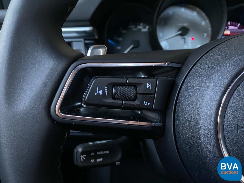 Porsche Macan S2.9 380hp Model year 2022.