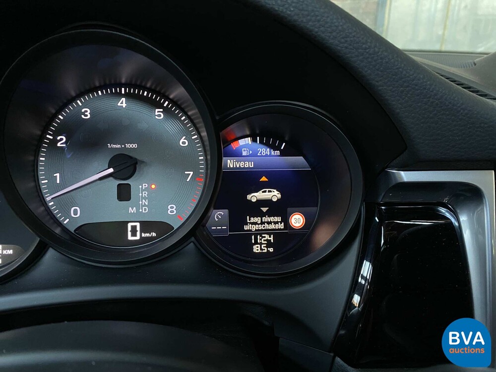 Porsche Macan S2.9 380hp Model year 2022.