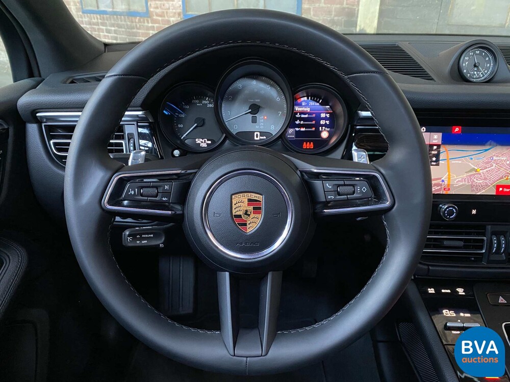 Porsche Macan S2.9 380hp Model year 2022.