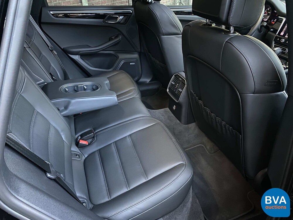 Porsche Macan S2.9 380hp Model year 2022.